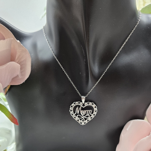 ♥️ MOM STERLING SILVER NECKLACE - Picture 3 of 4